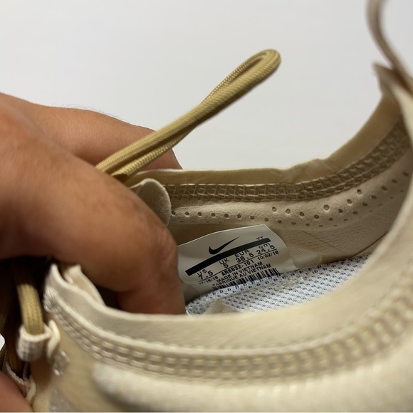 Nike Women's Air Vapormax 2019 Cream Sail-Light Bone - Picture 9 of 9